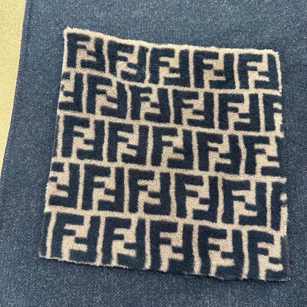 FENDI フェンディ　FF柄ポケット付カシミヤウールポンチョ　ケープ