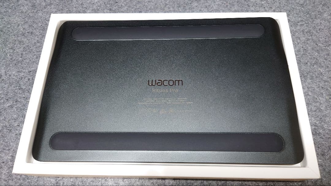 液タブ・ペンタブ Wacom Intuos Pro S PTH460K0D