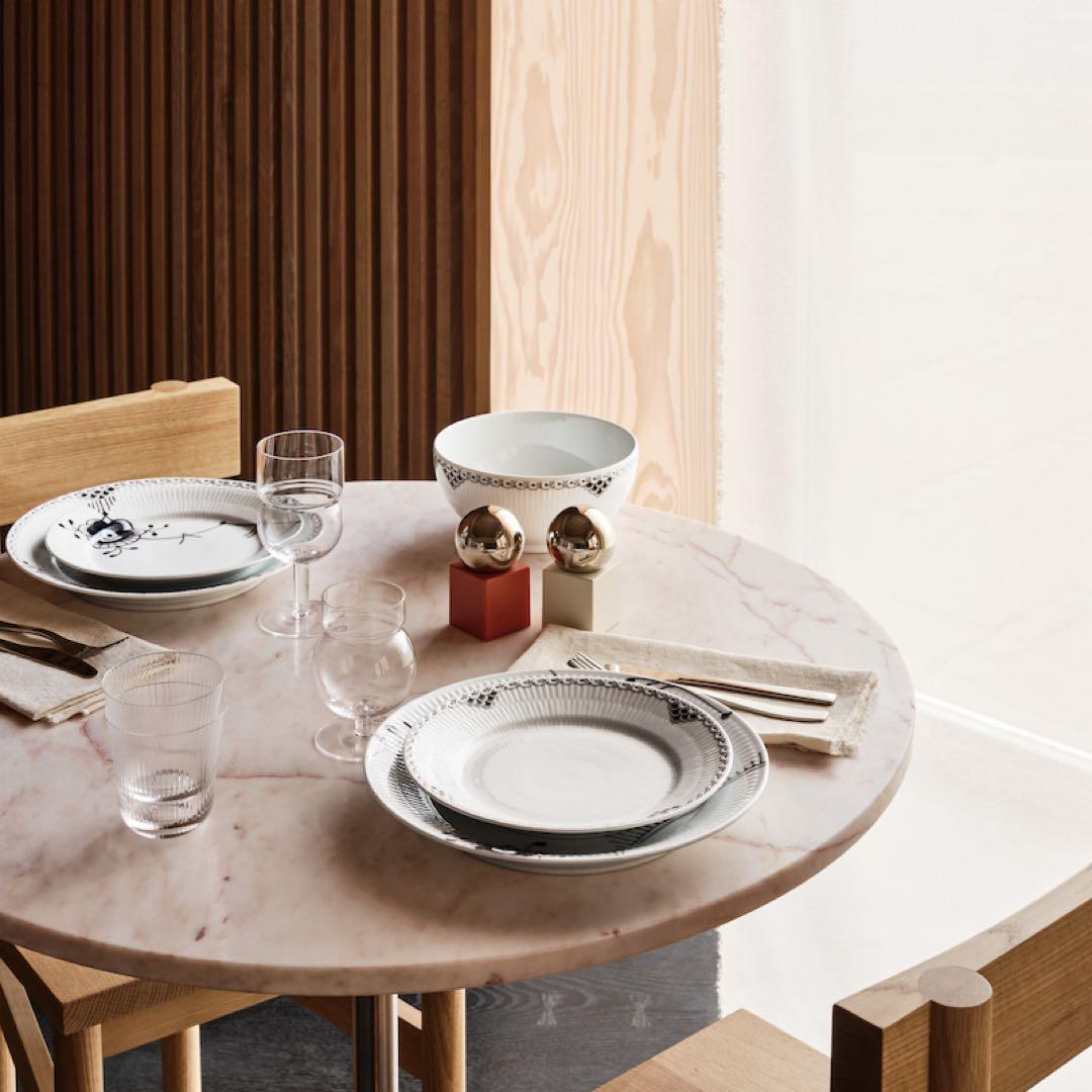 新品 ロイヤルコペンハーゲン ブラック レース ボウル18cmフルーテッド メガ