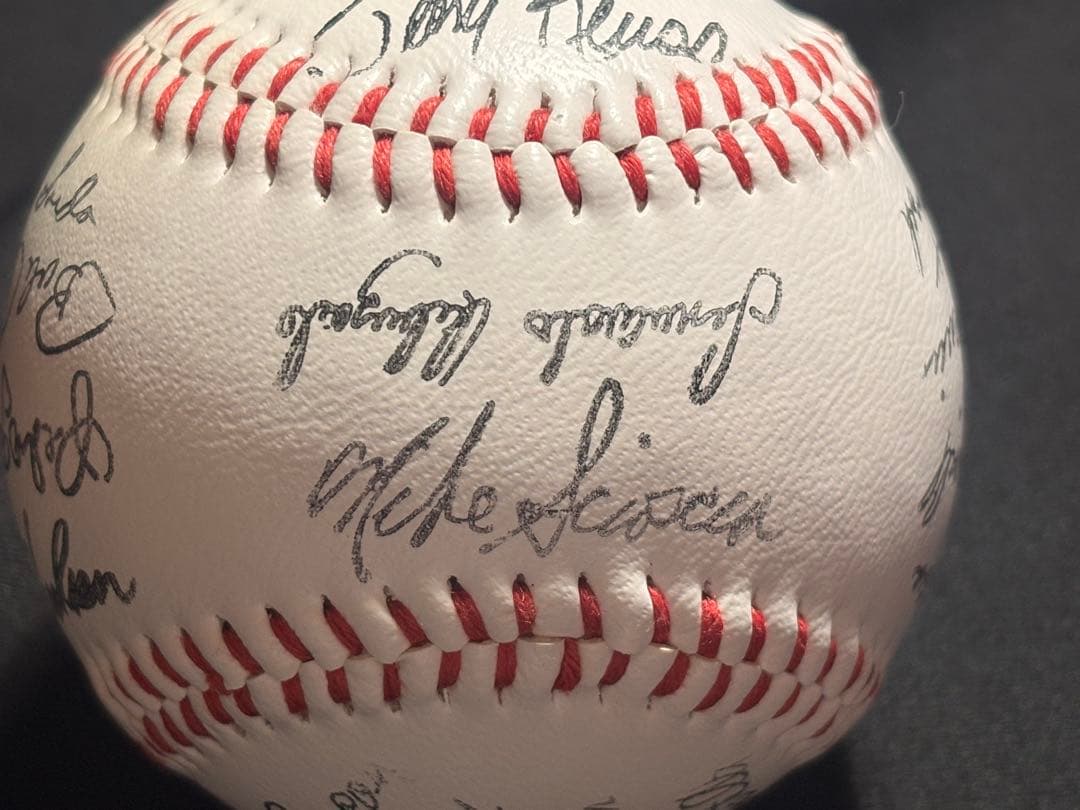 MLB ビンテージ 直筆サインボール 寄せ書き 判別できる方お願いします