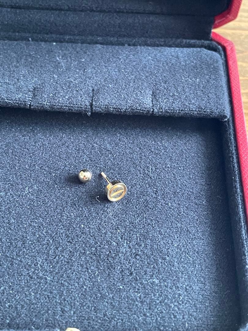 カルティエ　LOVEイエローゴールドピアス