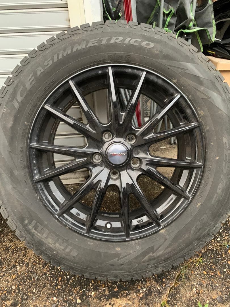 スタッドレスタイヤ　ホイール付き　225/65R17 CX-5 エクストレイルに