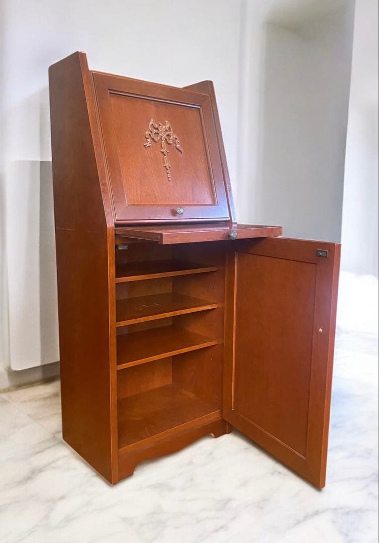 北*女様 IDC大塚家具★LYNN HOLLYN リンホーリン ドレッサー　鏡台