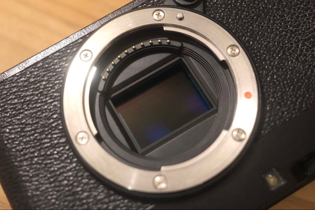 富士フイルム FUJIFILM X-E4 ミラーレスカメラ 本体 ブラック　黒