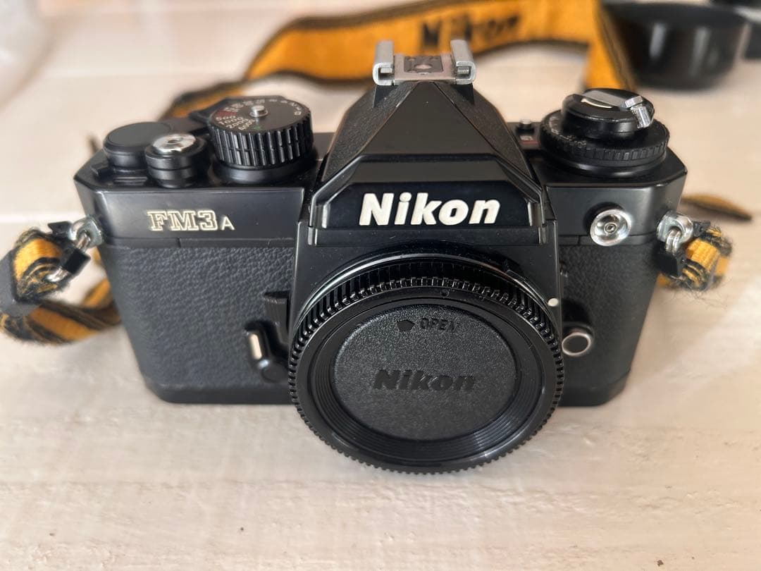 Nikon FM3a ブラック本体, 35mm f2, 80-200f4 レンズ