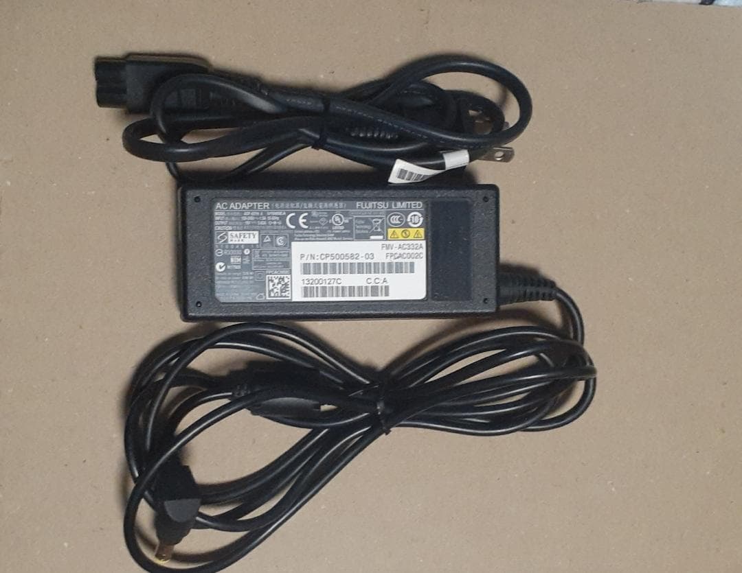 富士通LIFEBOOK FMV ノートPC 8世代 Core i7-8565U