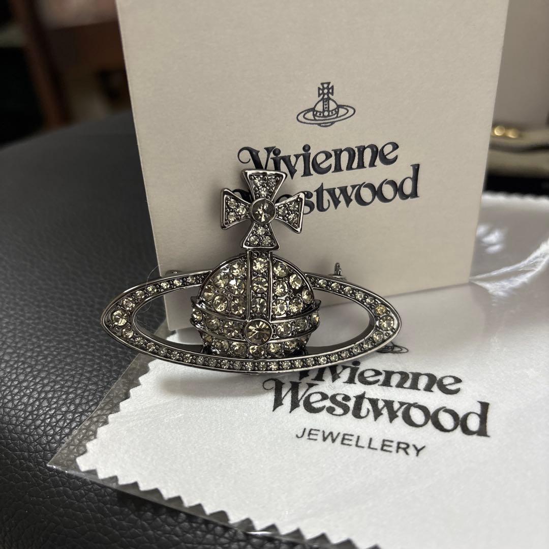Vivienne Westwood クリスタルブローチ