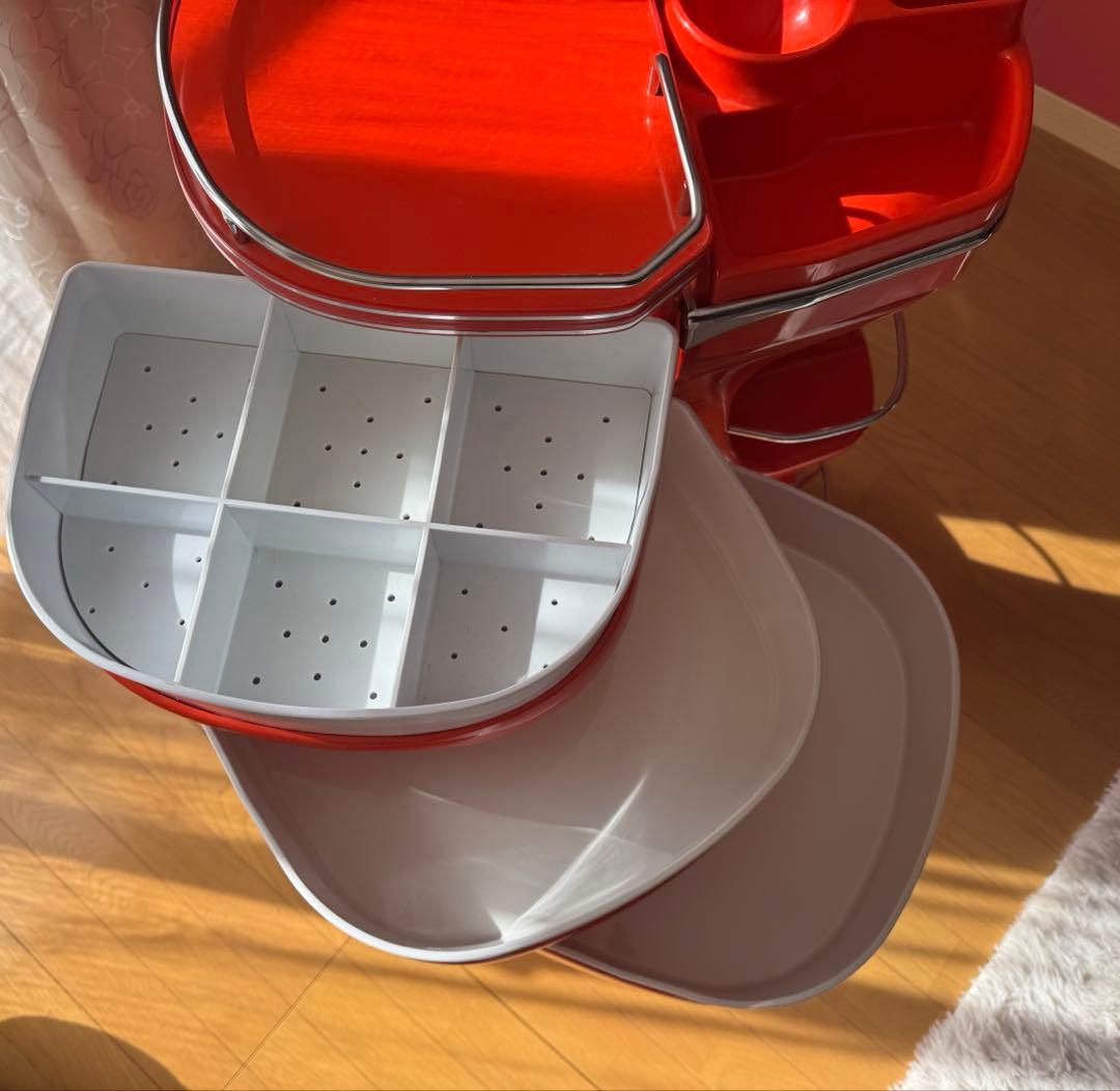 【即購入OK】キャスター付きのレトロポップなワゴン