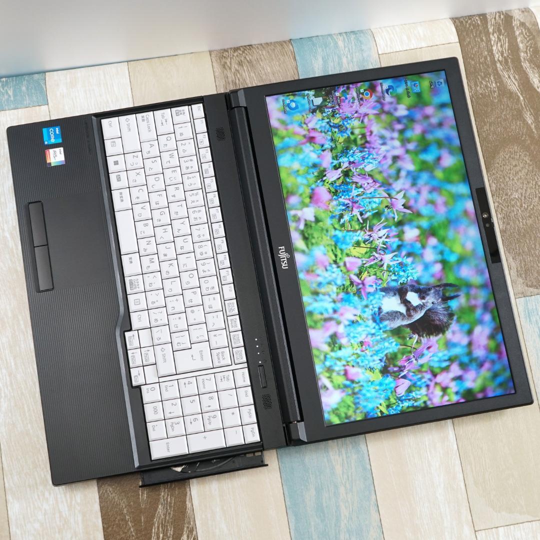 超高速大容量ＳＳＤ５１２ＧＢ搭載✨美品の２０２４年製✨１２世代ｉ５に大容量メモリ