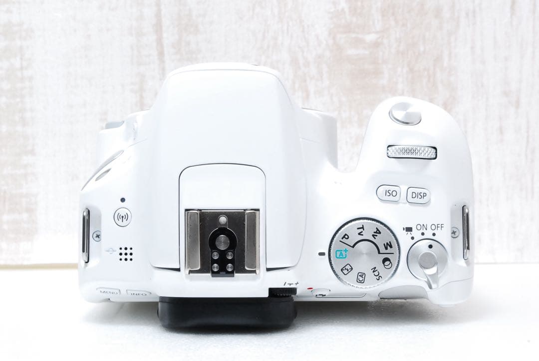 むら　Canon Kiss X9 ホワイト