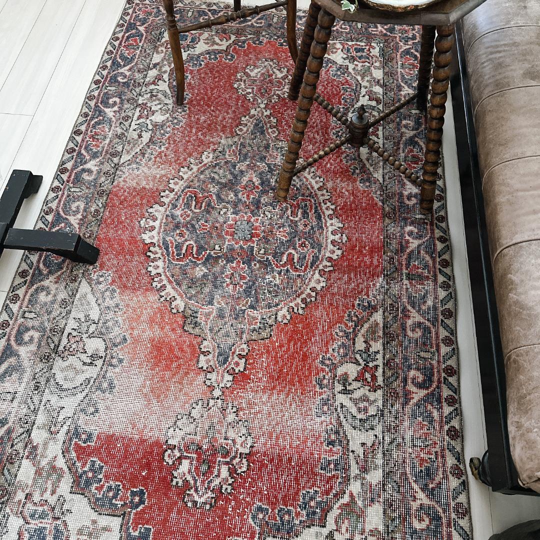 トルコ ヴィンテージラグ A120 レッド ネイビー カーキグリーン