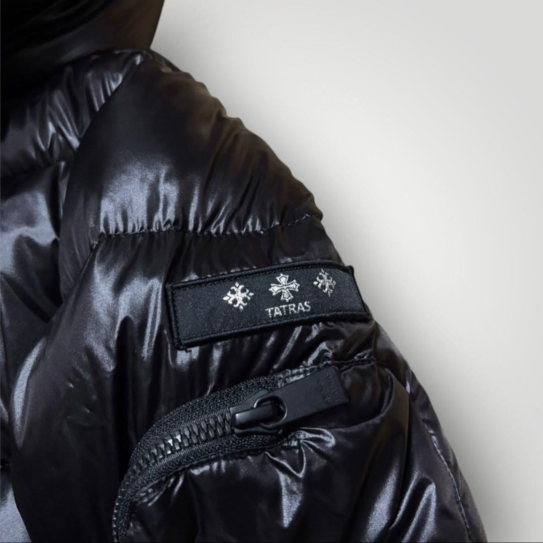 タトラスベルボダウンジャケット フード付き