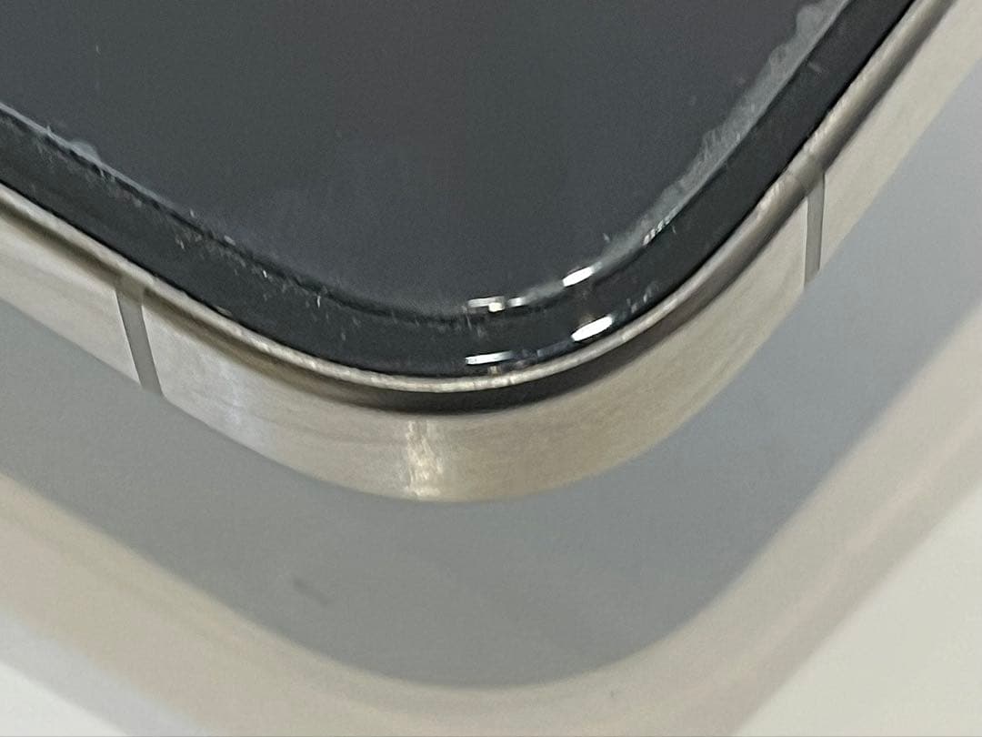 iPhone 15 Pro 256G 89%バッテリー　グレー