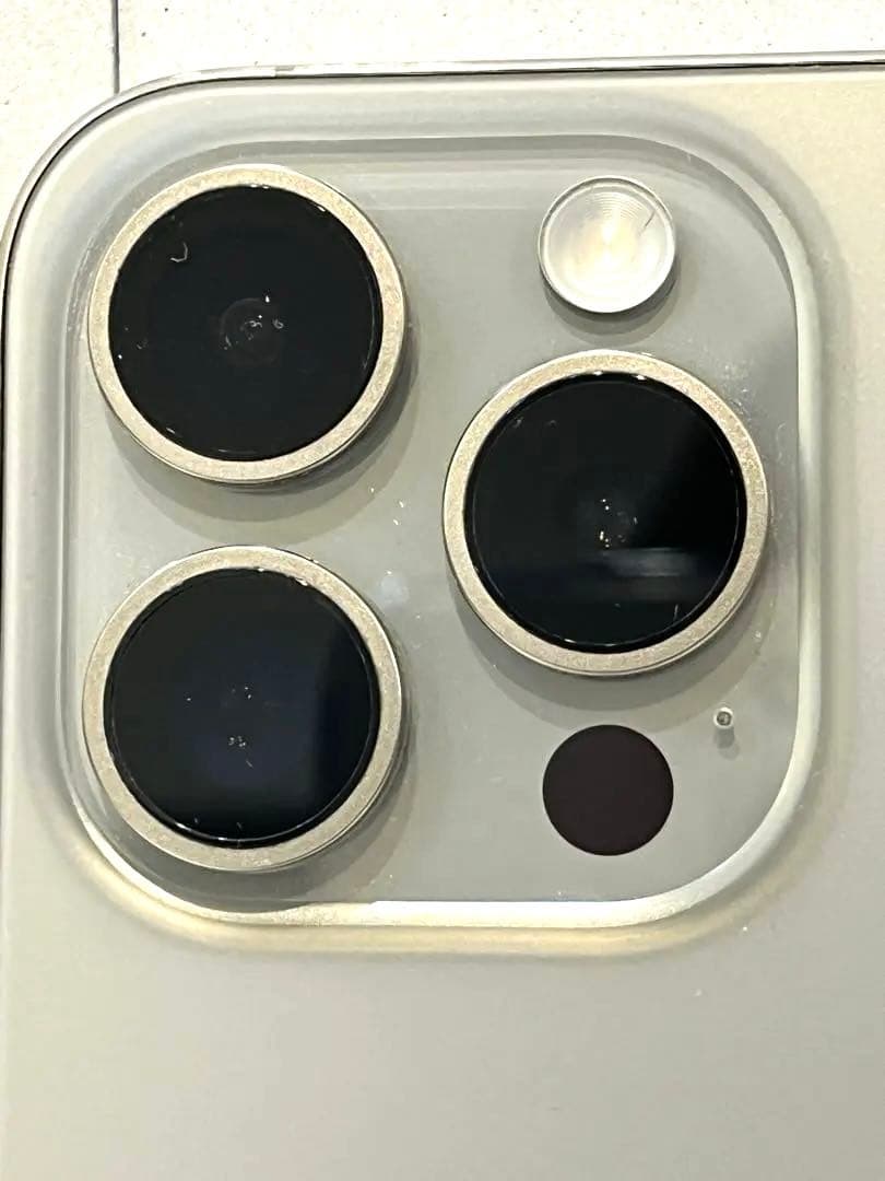 iPhone 15 Pro 256G 89%バッテリー　グレー