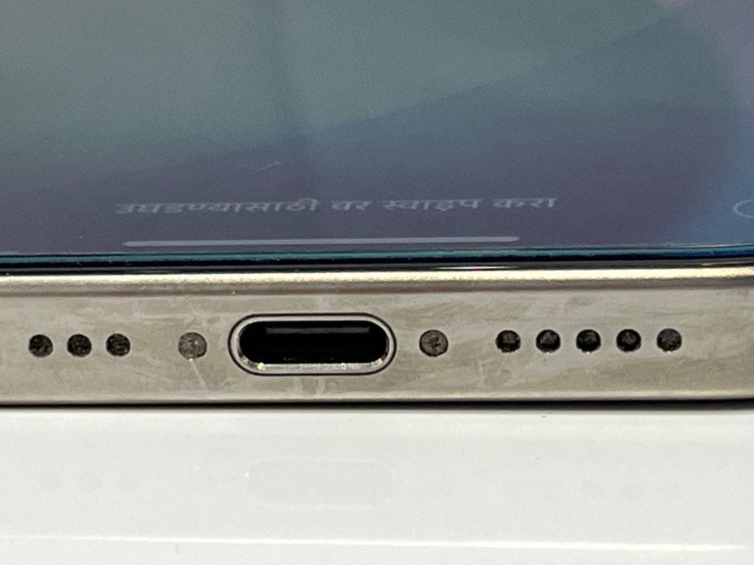 iPhone 15 Pro 256G 89%バッテリー　グレー