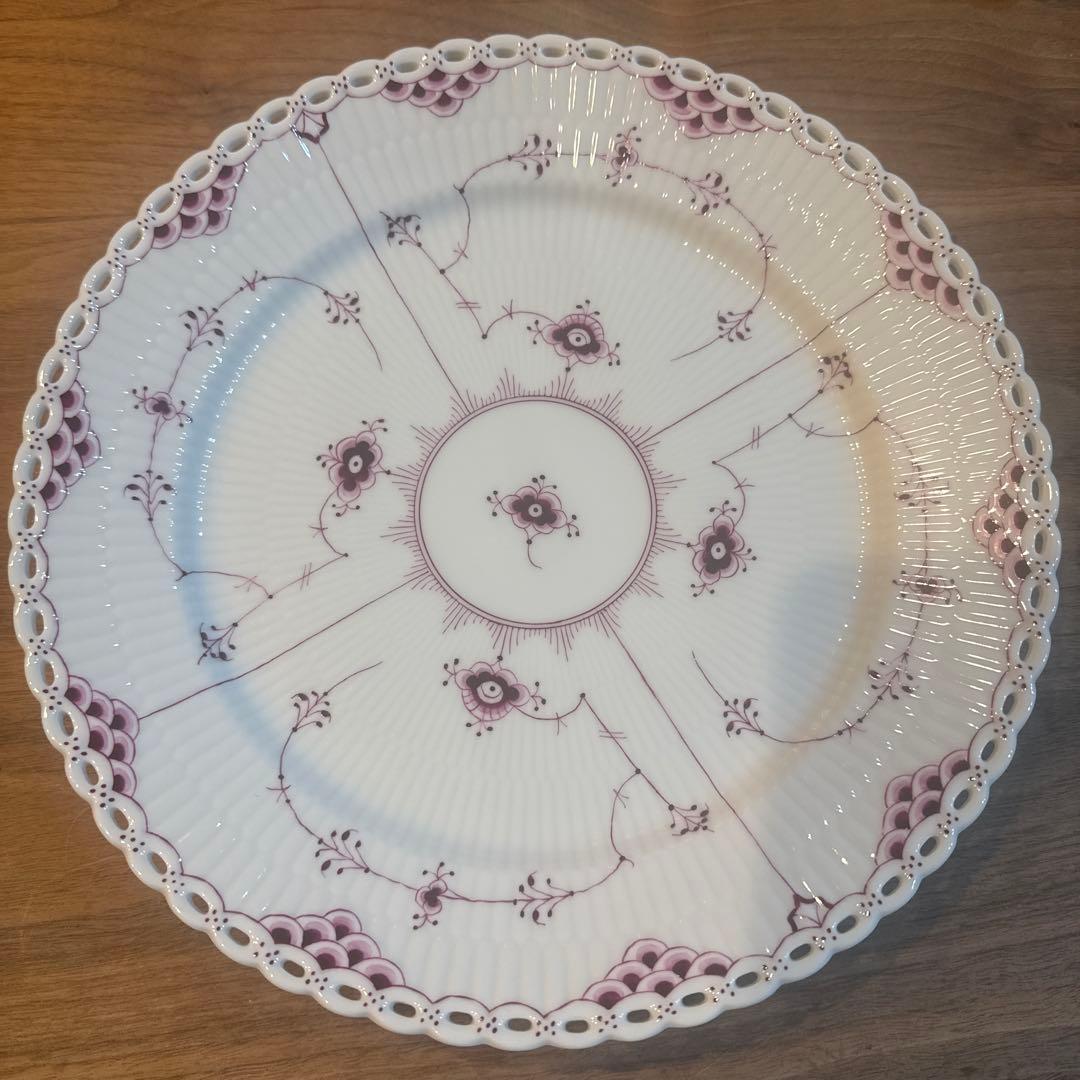 ロイヤルコペーンハーゲン　バーガンディフルレースプレート