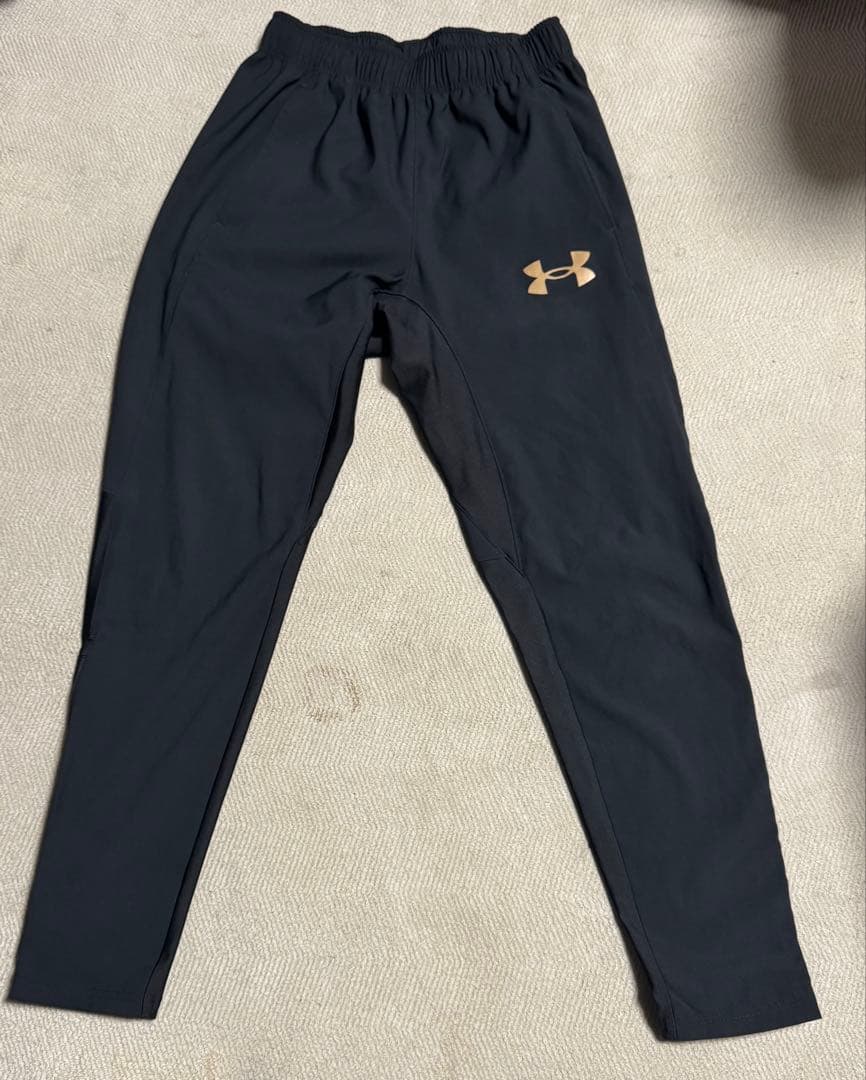 Under Armour 長袖とパンツ上下セット