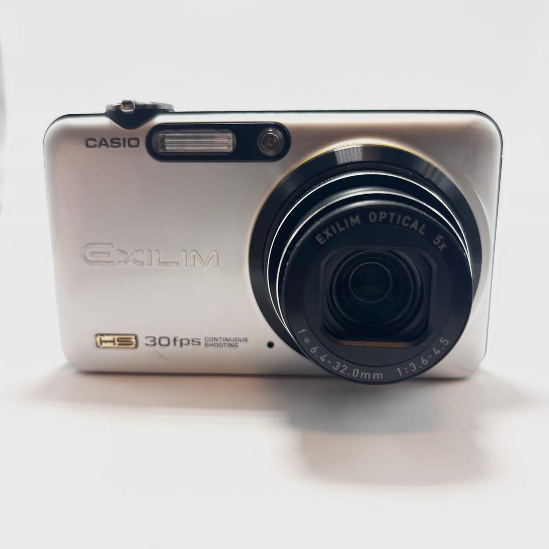 【週末値下げ】 CASIO EXILIM EX-FC100 シルバー 訳あり品