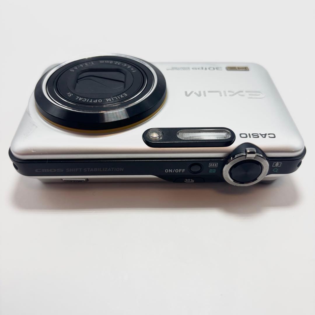 【週末値下げ】 CASIO EXILIM EX-FC100 シルバー 訳あり品