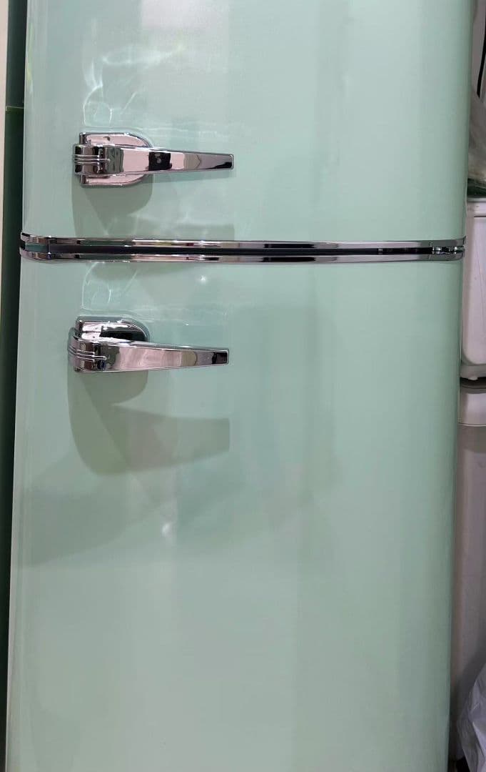 2020年製　レトロデザイン　冷蔵庫　単身用　130L 小型　一人暮らし