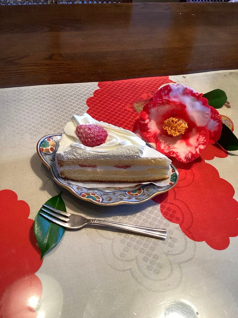 A920 古伊万里　金襴手　人物宝尽紋様　丸紋に唐草　菱形輪花皿　５枚