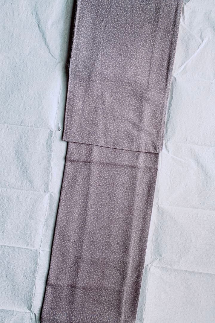 【未使用　しつけ糸付き】　正絹　小紋　リバティ風小花柄　ペールラベンダー