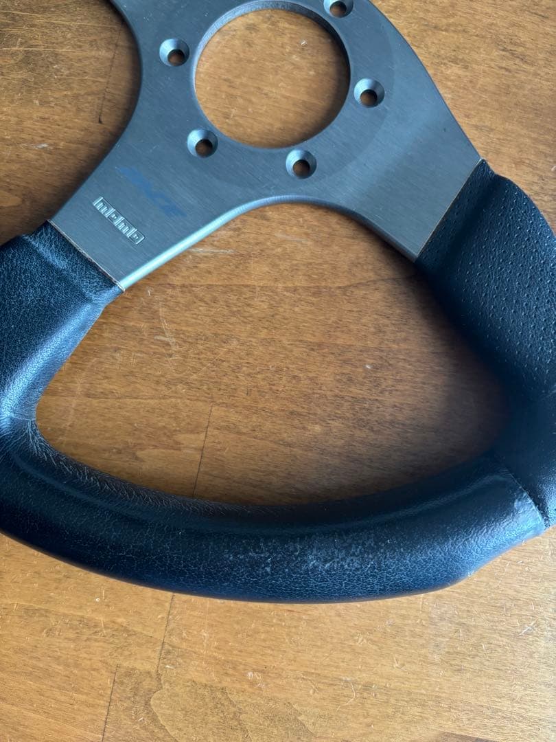 MOMO ステアリング RACE (350mm)