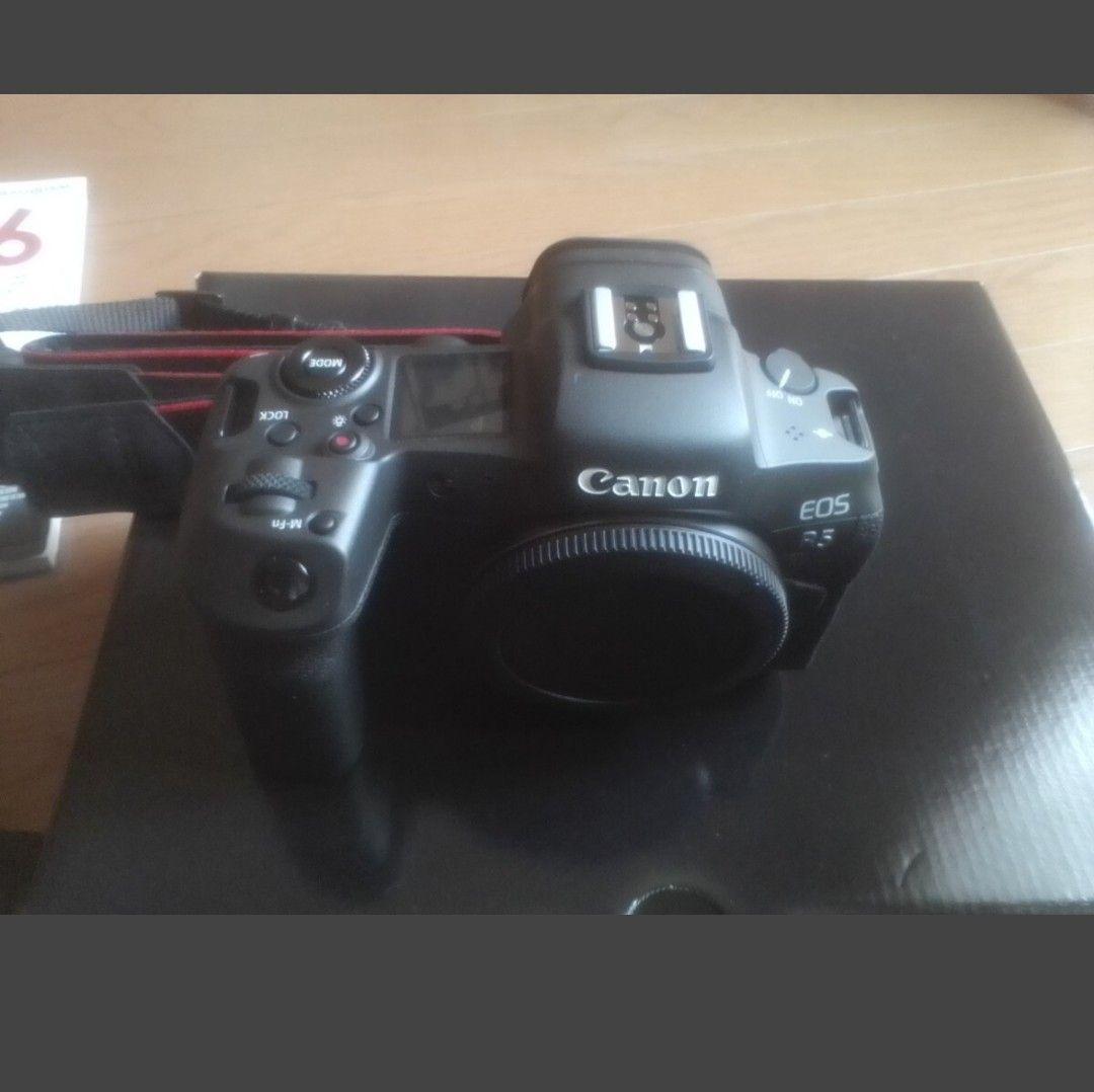 カズにぃ　新同品 キヤノン EOS R5 ボディ