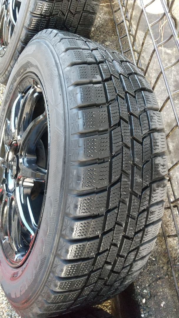 15インチ ブラック スポークホイール スタッドレスタイヤの4本セット