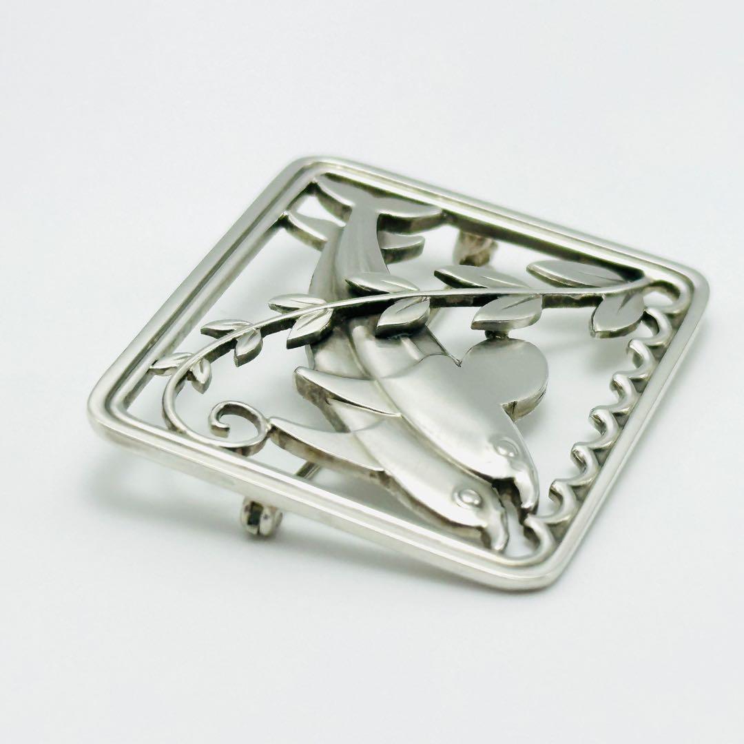   251 イルカ　リーフ　シルバーブローチ　925