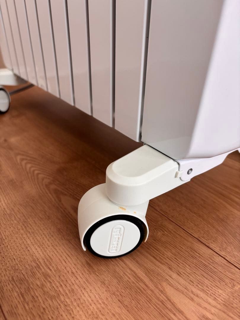 De'Longhi オイルヒーター 1500W キャスター付き