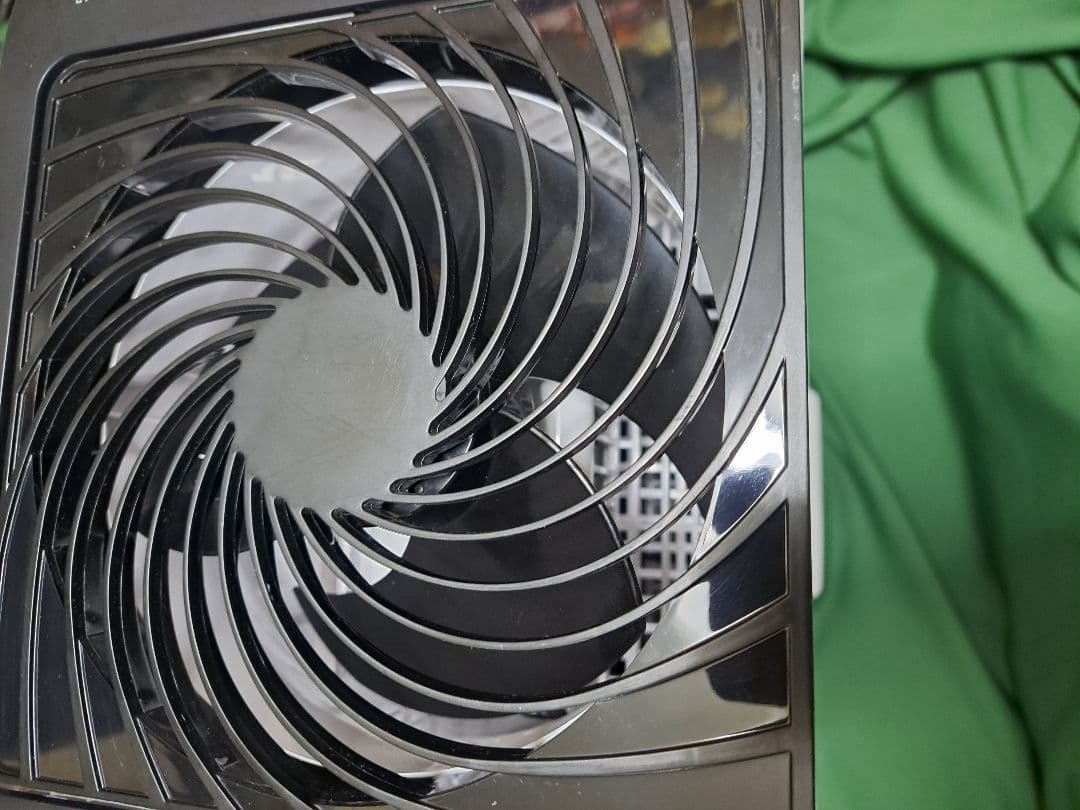 美品　アイリスオーヤマ　　衣料乾燥除湿機　DDDー50E