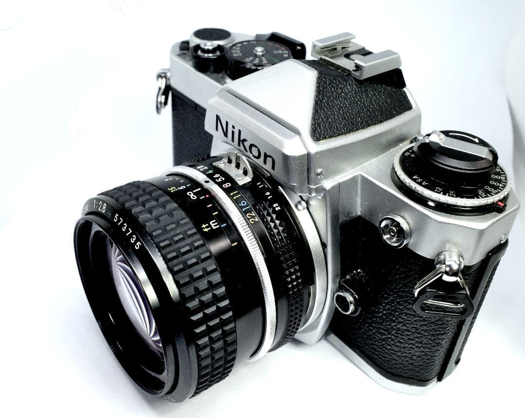 ニコン　Nikon FE + Ai Nikkor 28mm/F2.8