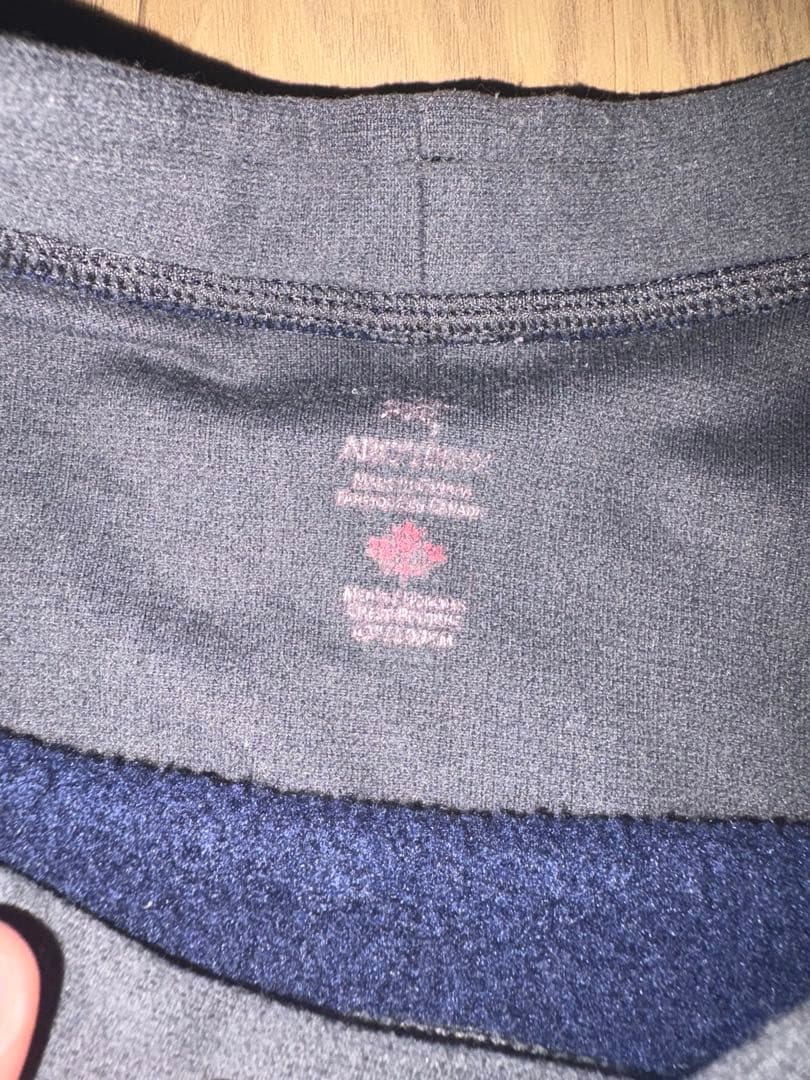 アークテリクス　セーターカナダ製