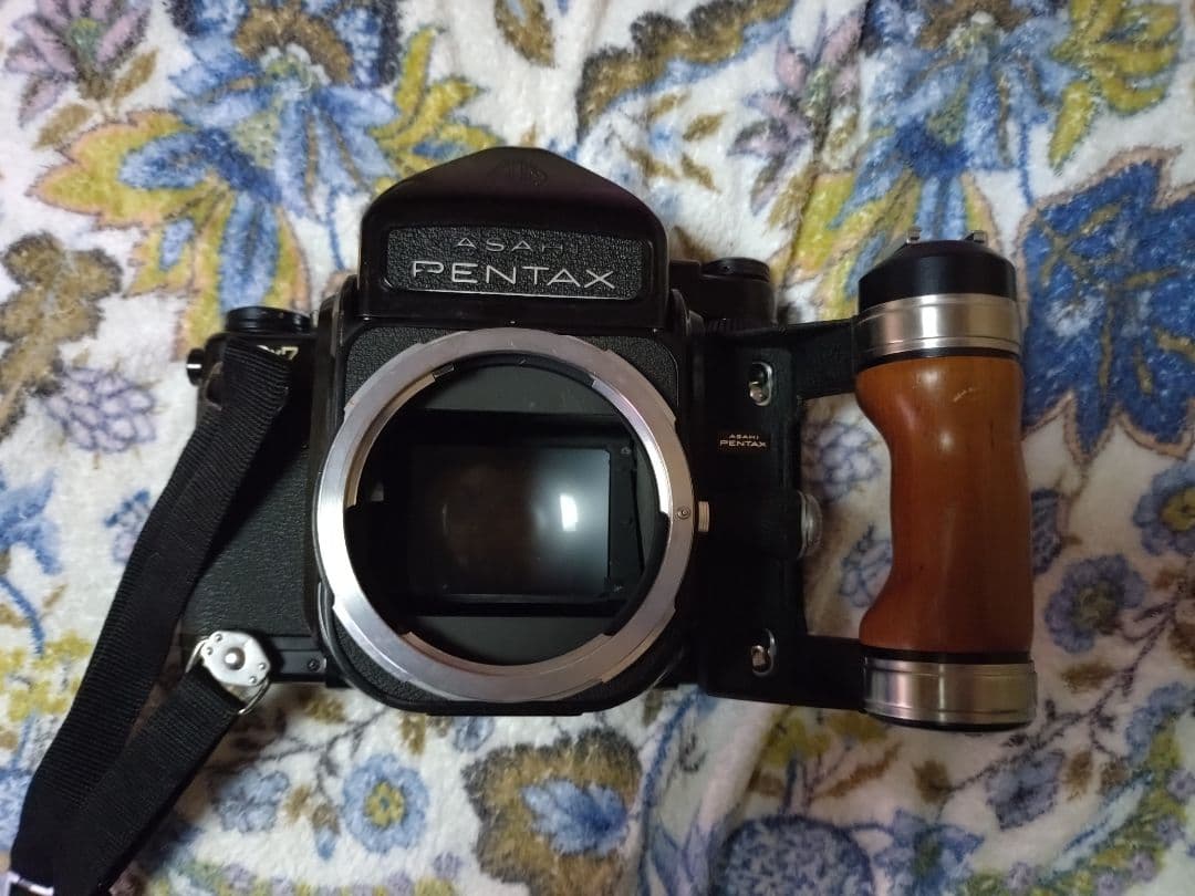 ASAHI PENTAX 6x7 【通称バケペン】中判フィルムカメラ　動作未確認