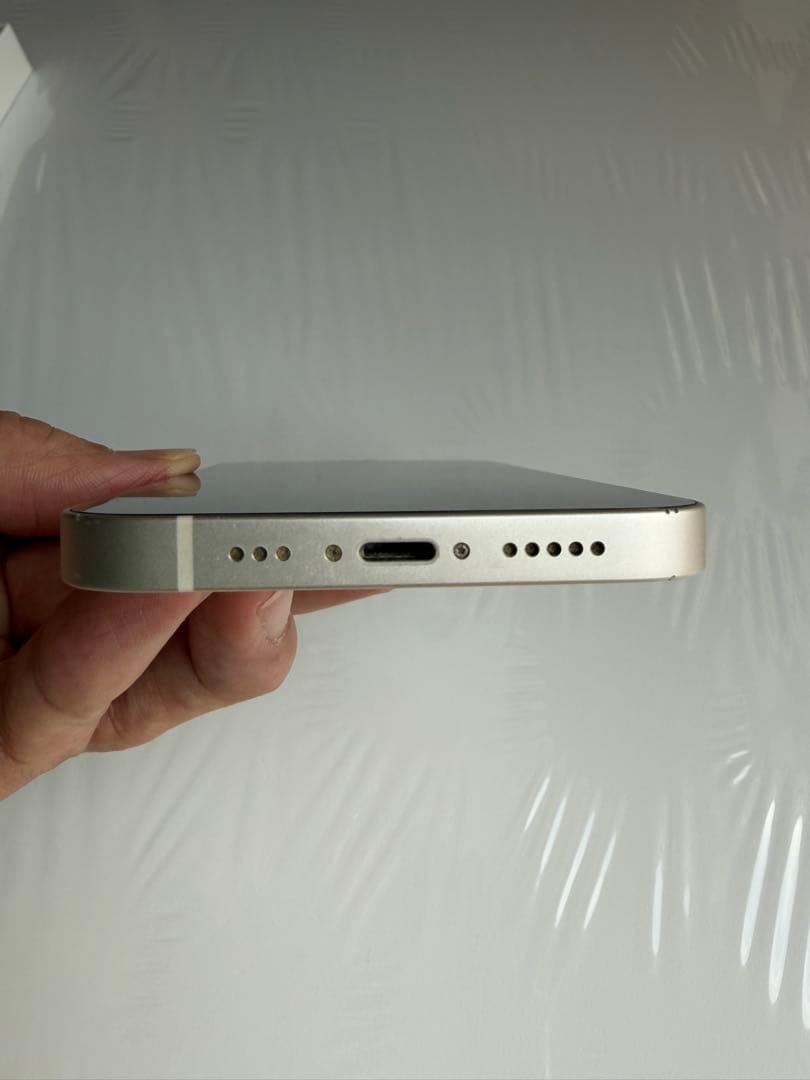 Apple iPhone 13 本体 ホワイト　ケース　充電ケーブル付き