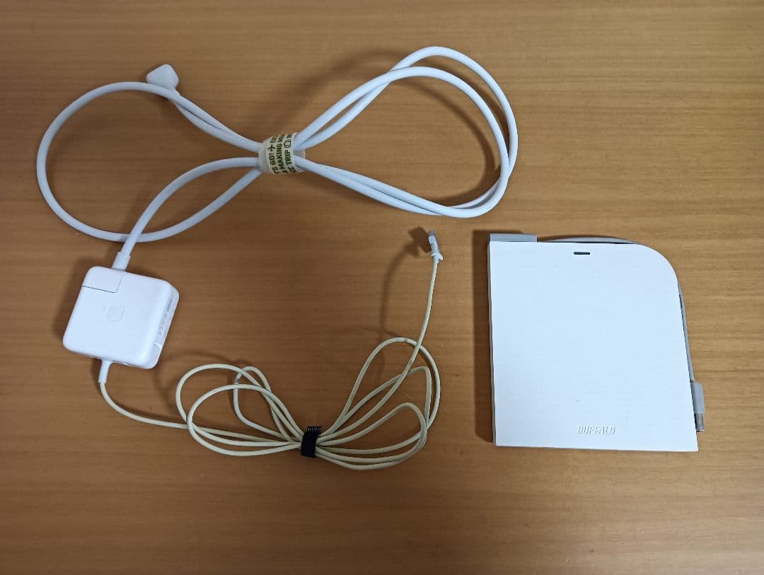 MacBok Air 2015 13型 充放電106回 ＋ DVDドライブ付