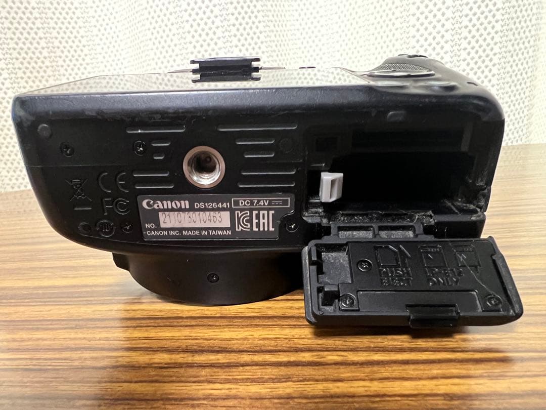 Canon EOS Kiss X7 デジタル一眼レフカメラ　キャノン　ジャンク