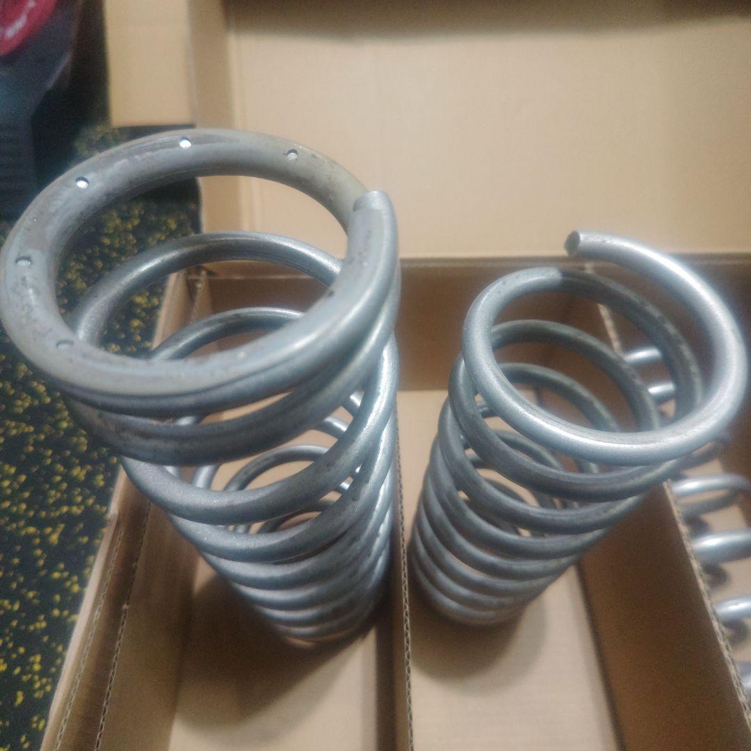 ショウワガレージ　1インチアップコイルスプリング　ジムニーシエラJB74