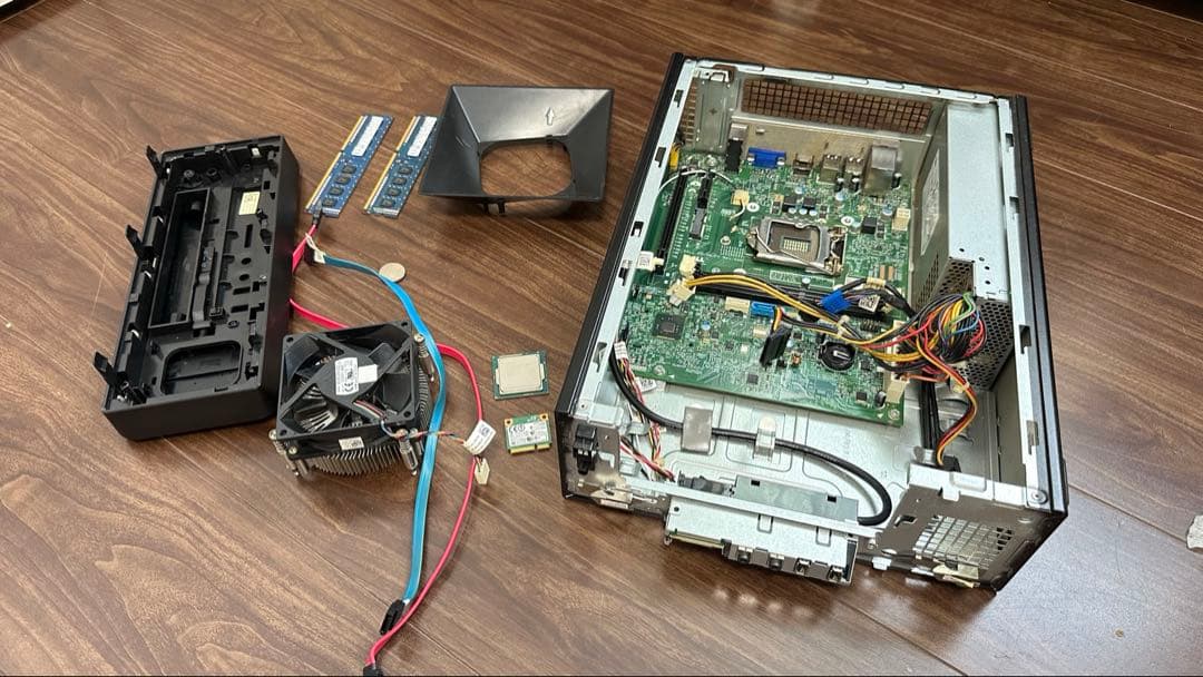 DELL Inspiron 3647 スリムデスクトップ　グラボ付　無線LAN付