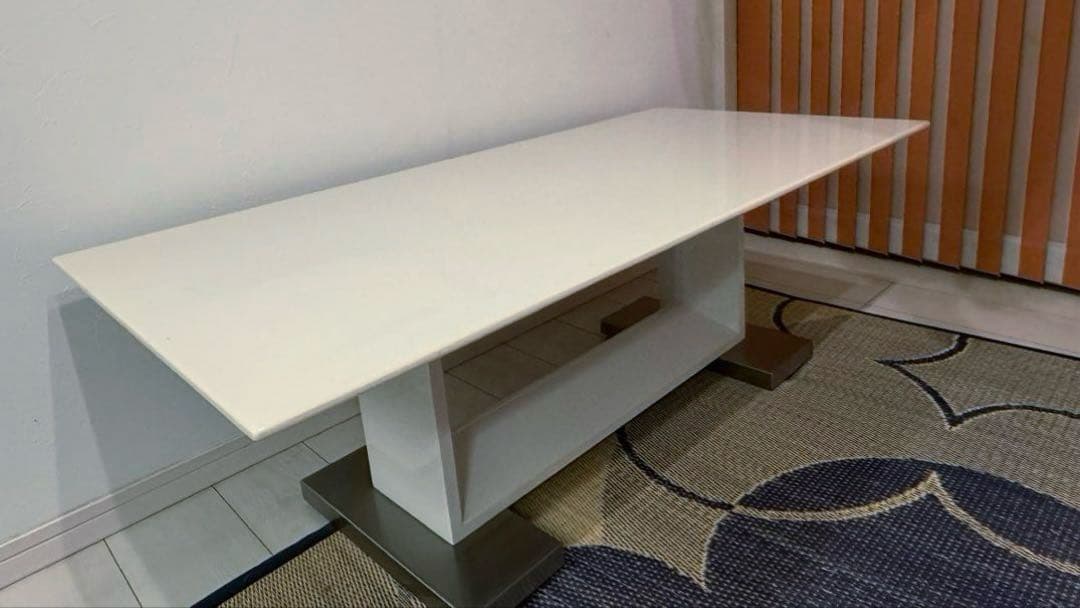 スタイリッシュ 人工大理石センターローテーブル シンプルデザイン　東京インテリア