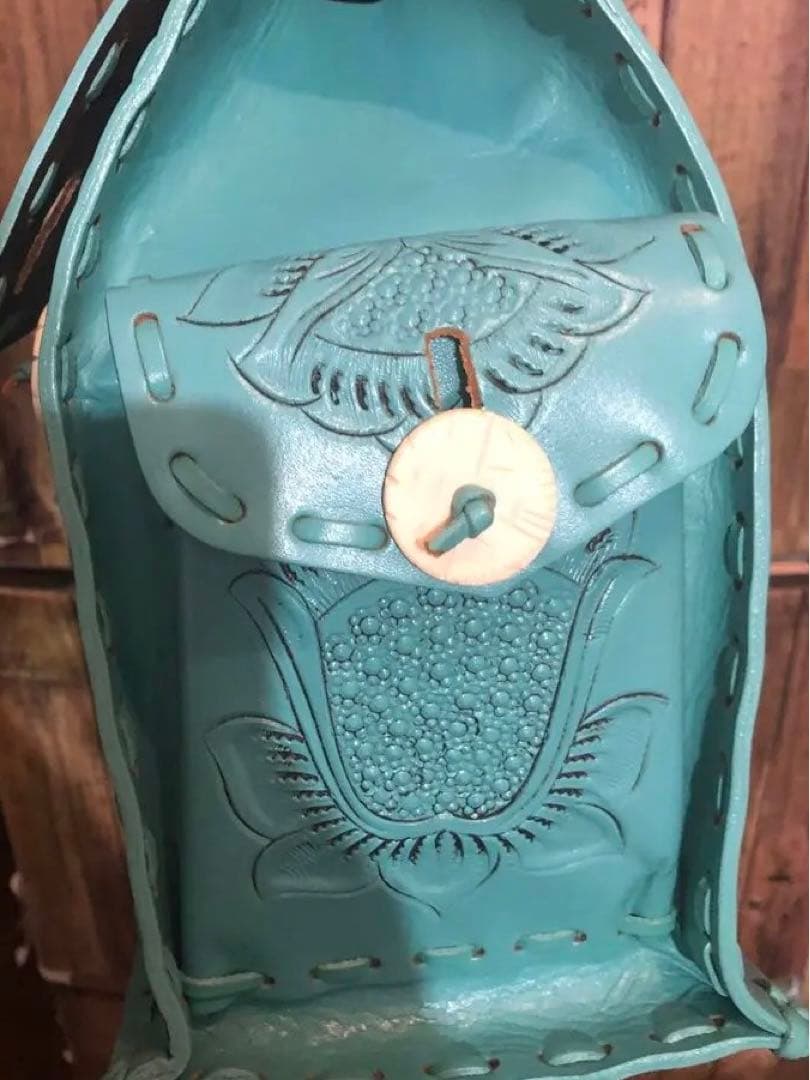 レア美品❣️カービングトライブス　Mサイズ