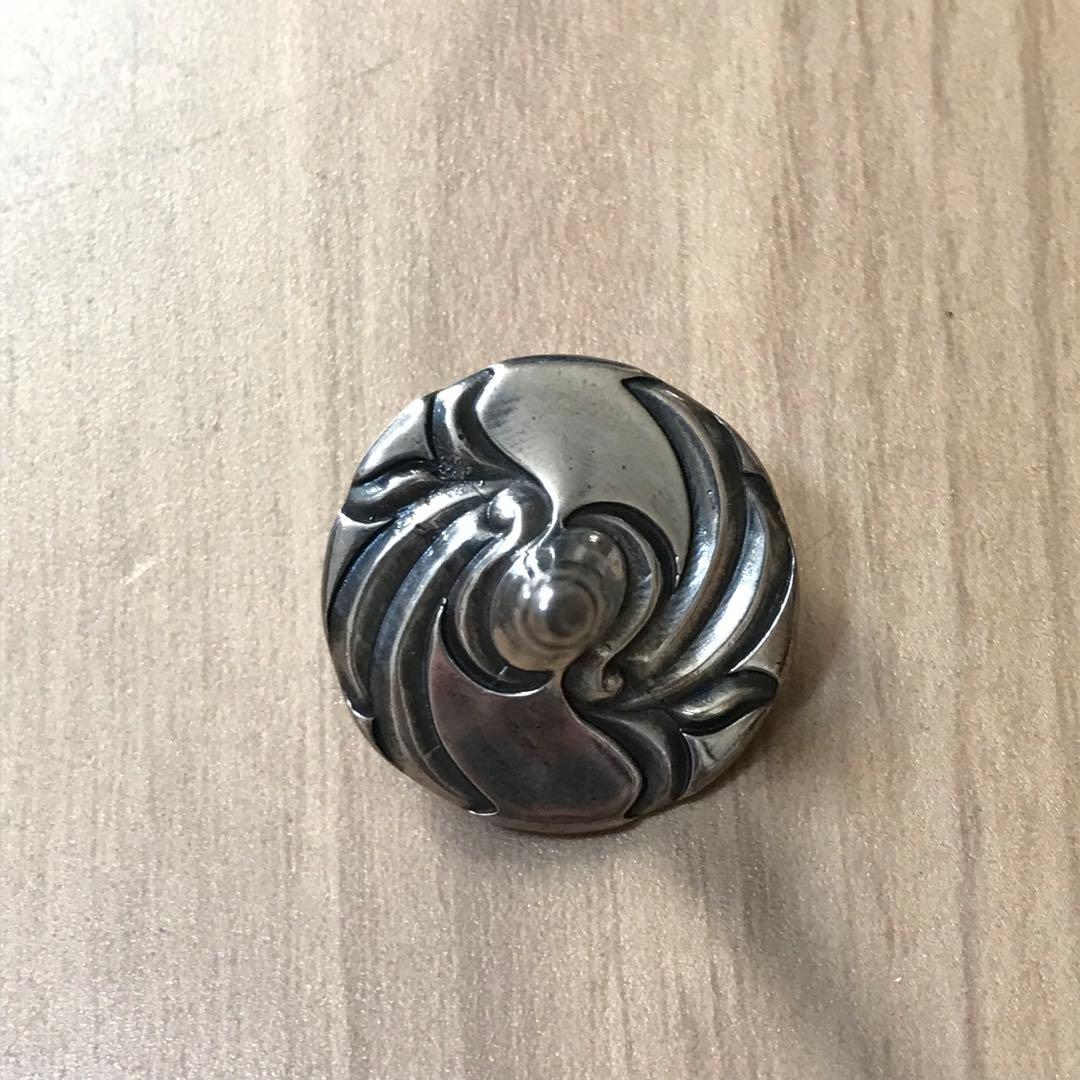 LONE ONES Mating Flight Pin コマ