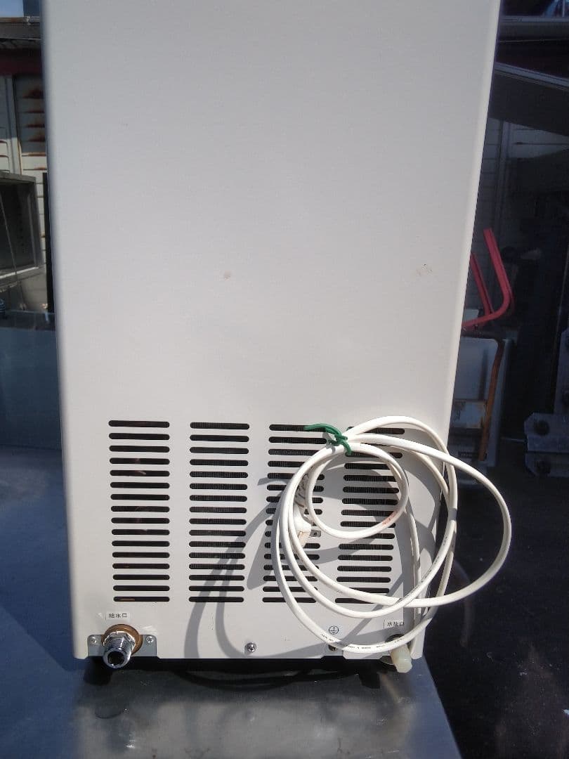 冷水器