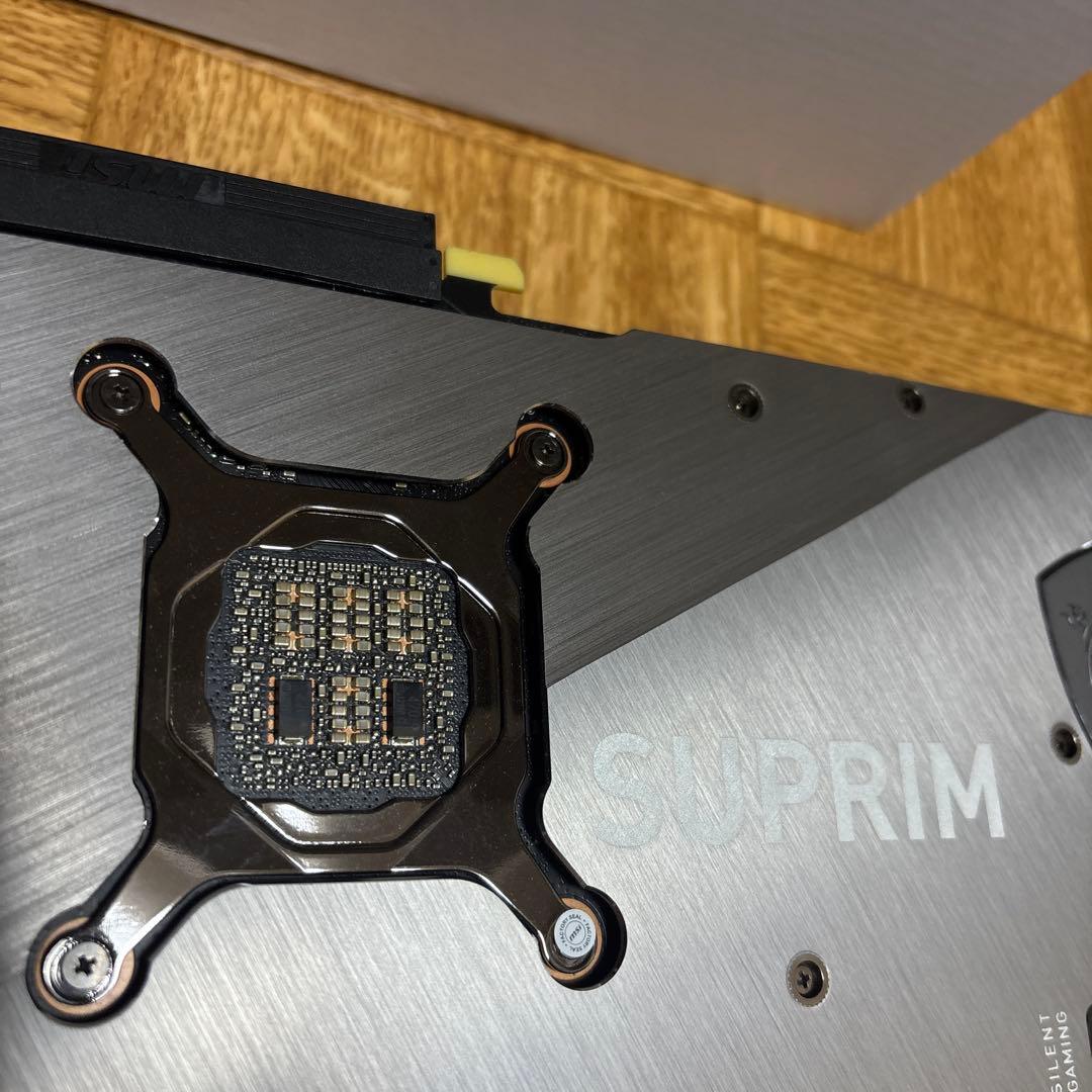 MSI GeForce RTX 3080 Ti SUPRIM X 本体