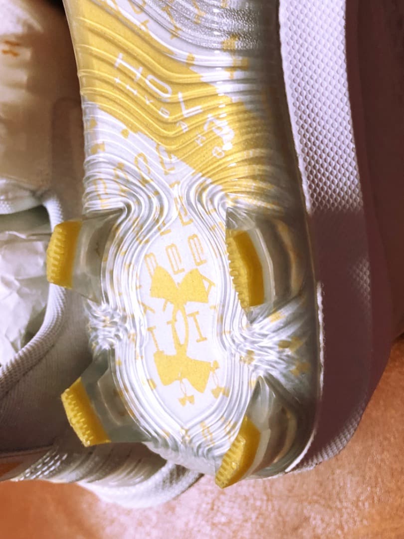 新品☆USA限定★アンダーアーマー★野球用ブライス・ハーパー6☆27cm☆