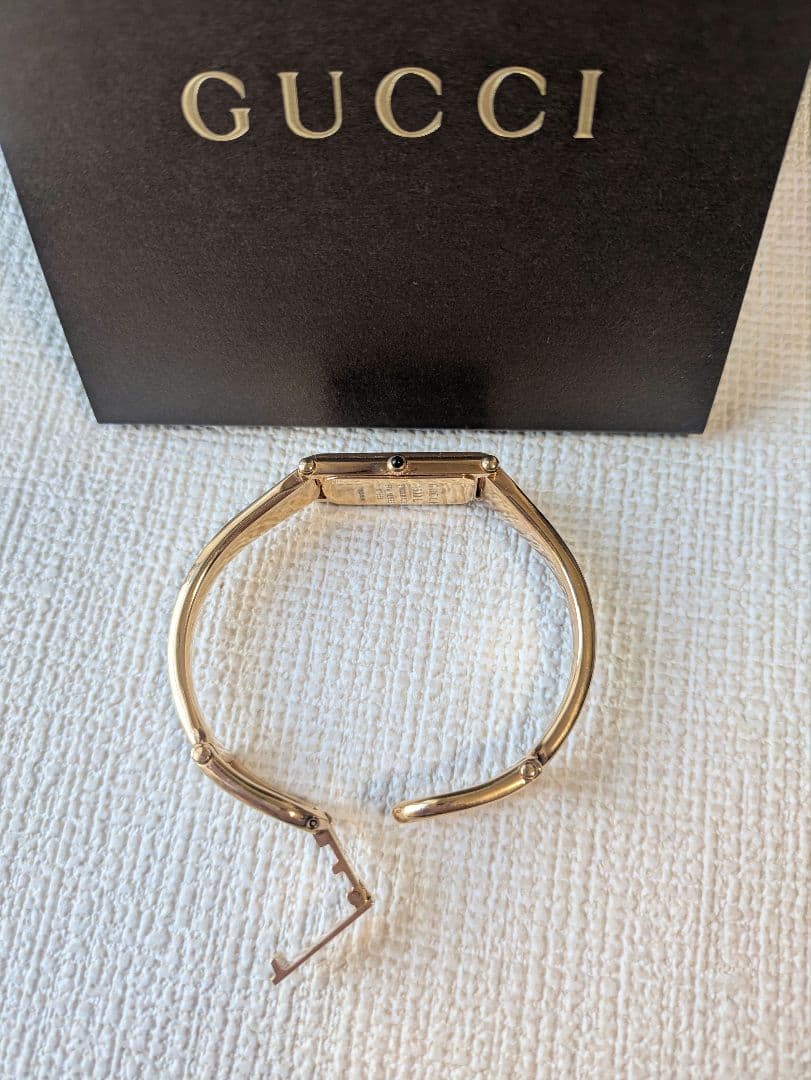 GUCCI ピンク文字盤 ゴールド