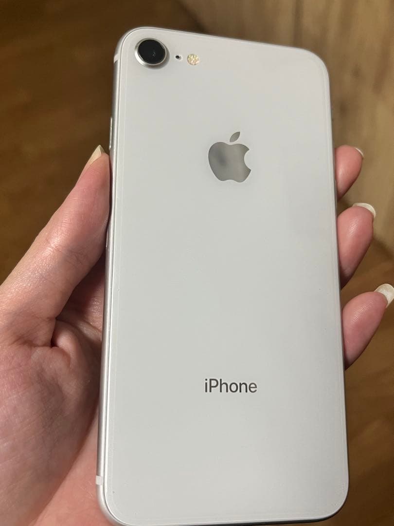 最終値下げ　Apple iPhone8 SIMロックなし　最大バッテリー76%