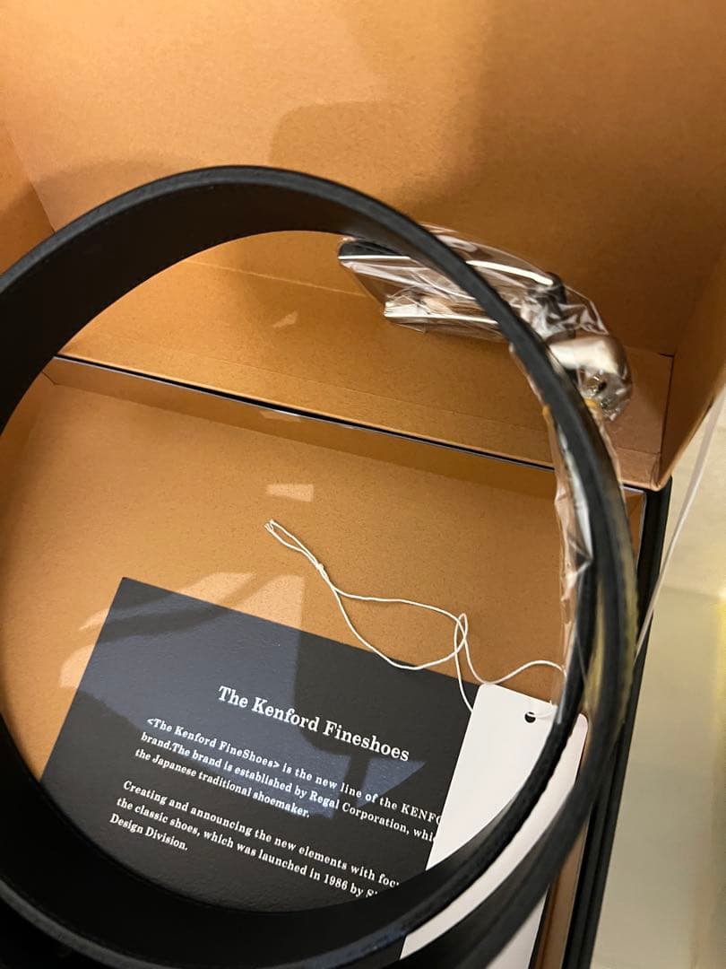 小物 KENFORD EMBOSSED LEATHER BELT PAISLEY