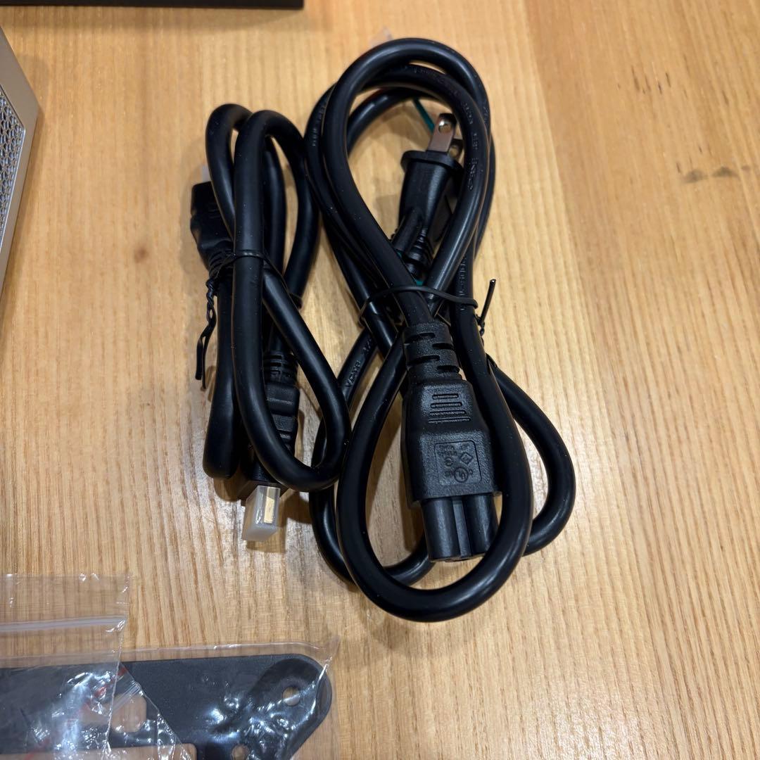 ミニPC MINISFORUM UM870 Slim